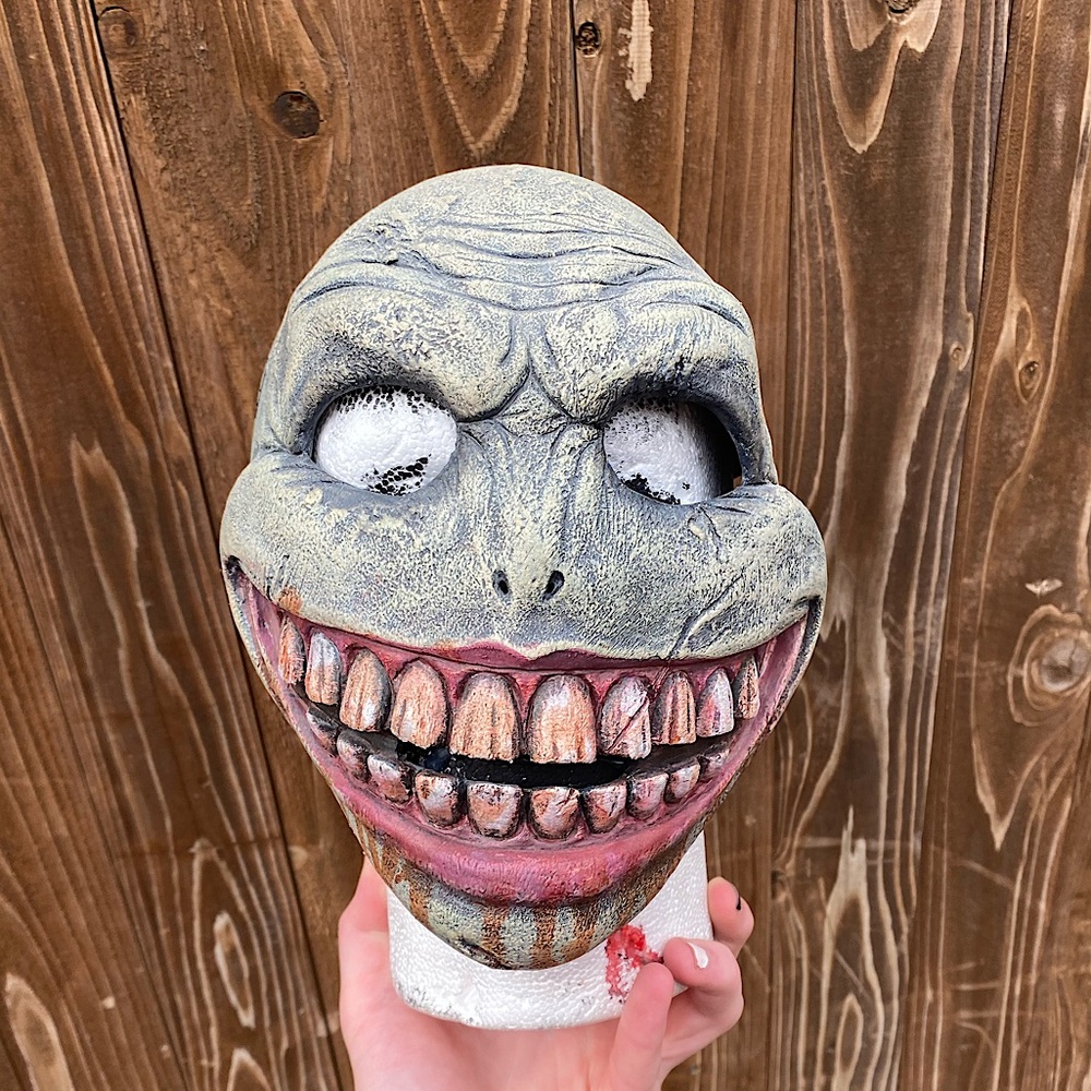 Bloody smiling turtle mask
